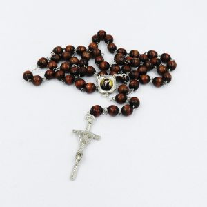 Różaniec drewniany na łańcuszku brązowy